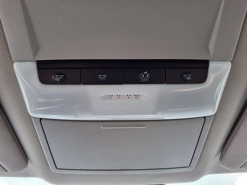 Used 2024 Nissan Altima 2.5 SV FWD image 9