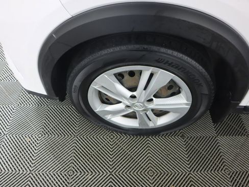 Used 2021 Nissan Kicks S image 33