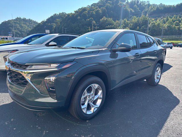 New 2026 Chevrolet Trax LS w/ LS Convenience Package FWD image 3