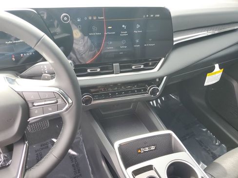 New 2026 Chevrolet Equinox LT image 8