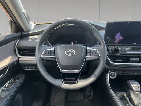 Used 2025 Toyota Grand Highlander AWD Hybrid image 13