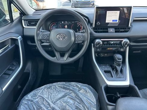 Used 2025 Toyota RAV4 XLE w/ Convenience Package FWD image 6