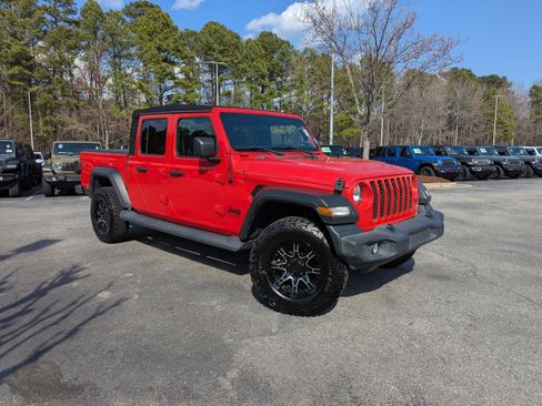 Used 2020 Jeep Gladiator Sport w/ Quick Order Package 24S image 3