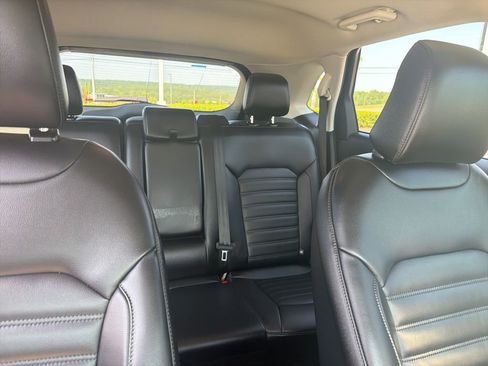 Used 2022 Ford Edge SEL w/ Convenience Package AWD/4WD image 8