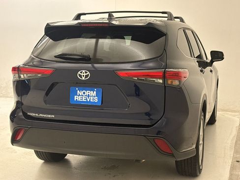 Used 2023 Toyota Highlander LE image 9