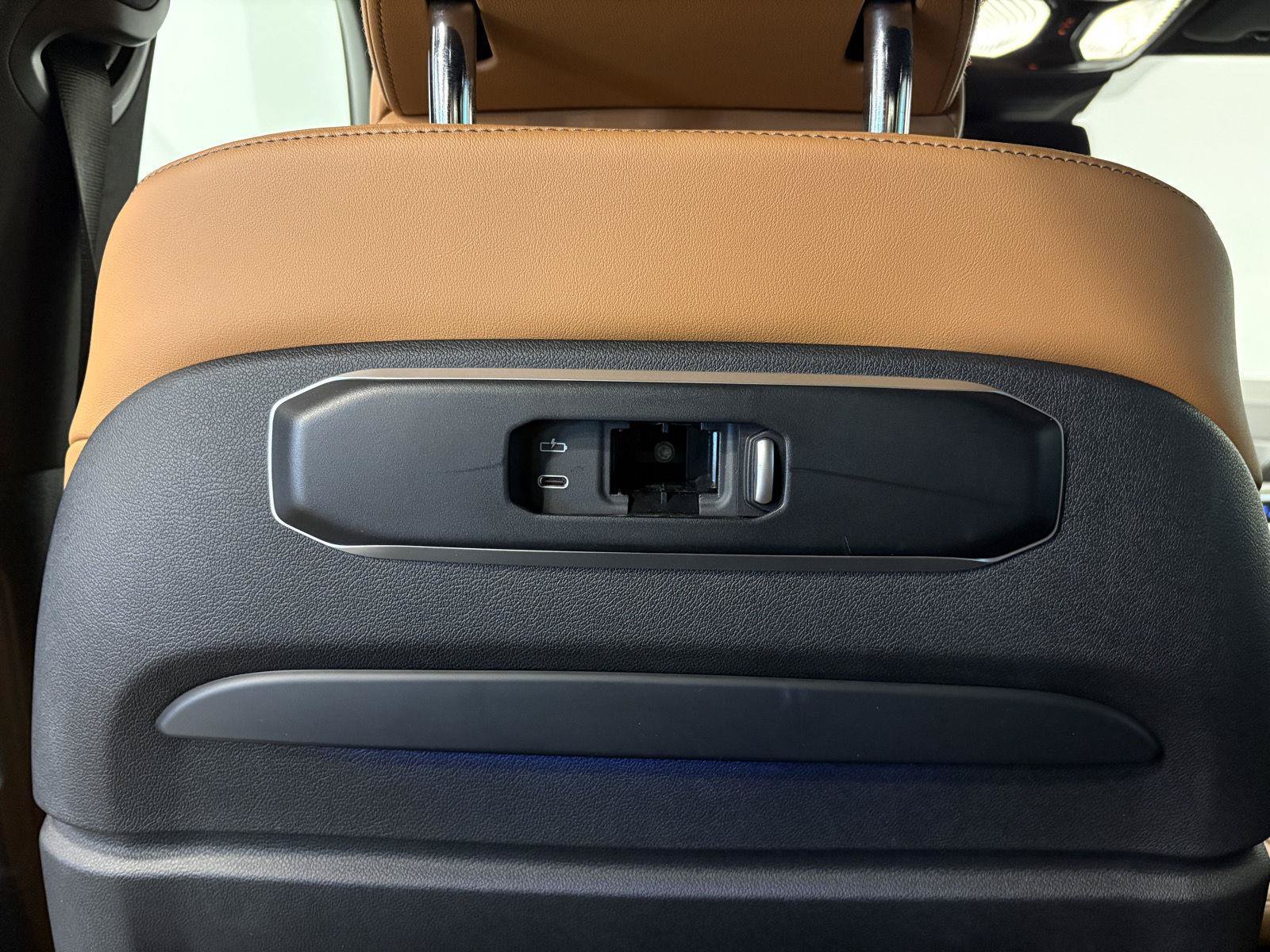 Used 2024 BMW X5 M60i AWD/4WD image 42