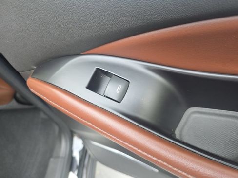 Used 2018 Buick Enclave Avenir w/ Avenir Technology Package AWD/4WD image 37