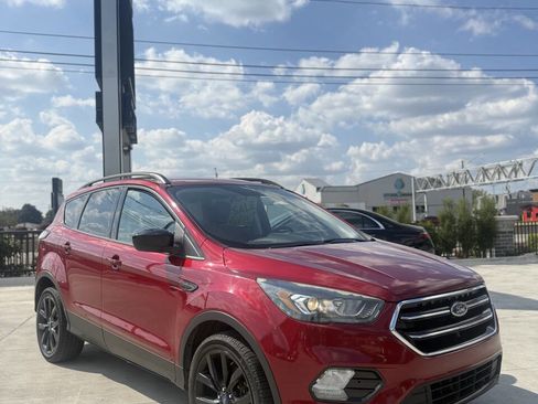 Used 2018 Ford Escape SE w/ SE Sport Appearance Package image 1
