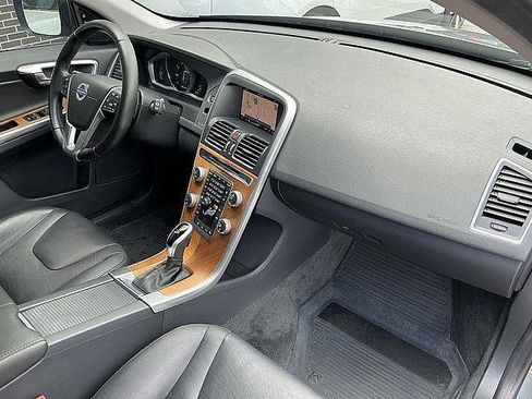 Used 2017 Volvo XC60 T6 Inscription w/ Climate Package AWD/4WD image 21