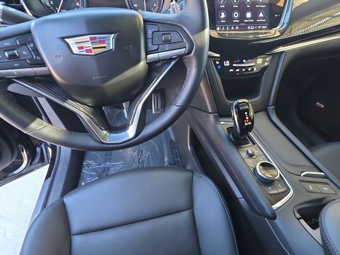Used 2024 Cadillac XT6 Sport w/ Technology Package image 11