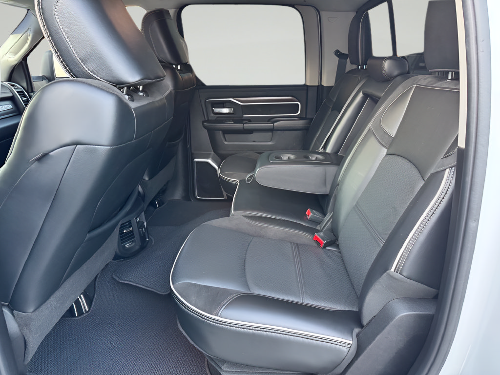Used 2024 RAM 2500 Laramie AWD/4WD image 32