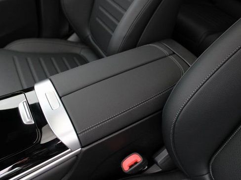 New 2025 Mercedes-Benz GLC 300 4MATIC image 32