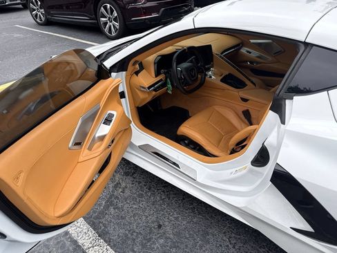 Used 2021 Chevrolet Corvette Stingray Premium Cpe w/ Z51 Performance Package RWD image 4