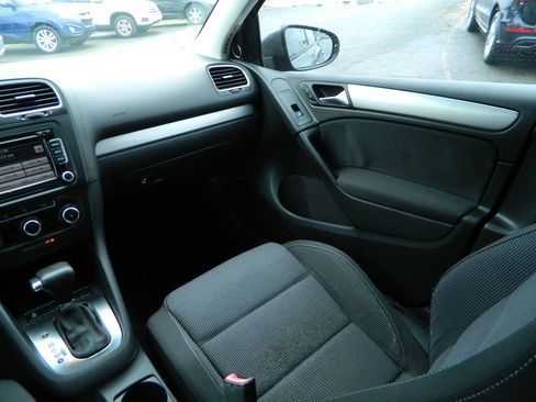 Used 2011 Volkswagen Golf TDI FWD image 17