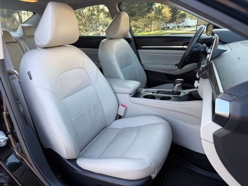 Used 2019 Nissan Altima 2.5 Platinum image 37