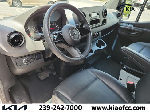 Used 2025 Mercedes-Benz Sprinter 2500 image 26
