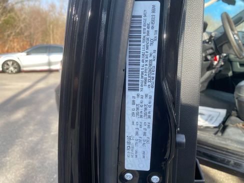 Used 2017 RAM 1500 Tradesman w/ Power & Remote Entry Group image 32