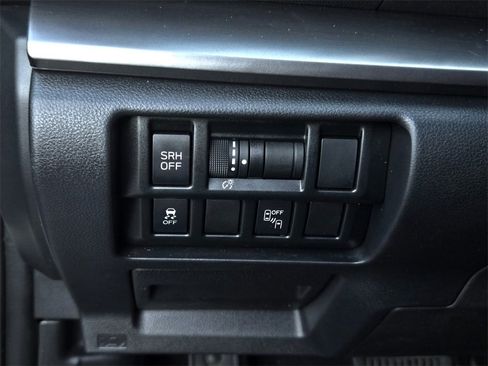 Used 2019 Subaru Crosstrek 2.0i Limited w/ Popular Package #4 image 18