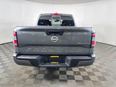 Used 2022 Nissan Frontier SV image 4