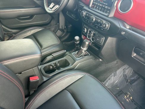 Certified 2023 Jeep Gladiator Rubicon AWD/4WD image 15