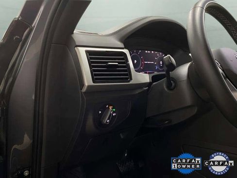 Used 2023 Volkswagen Atlas Cross Sport SE w/ Panoramic Sunroof Package image 34