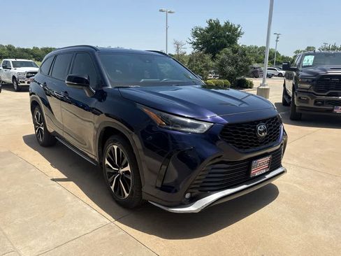 Used 2021 Toyota Highlander XSE FWD image 5
