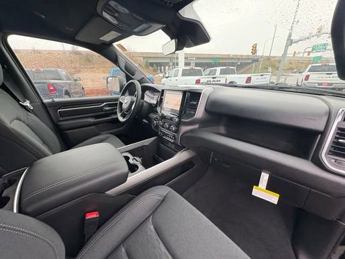 New 2026 RAM 1500 4x4 Crew Cab image 29