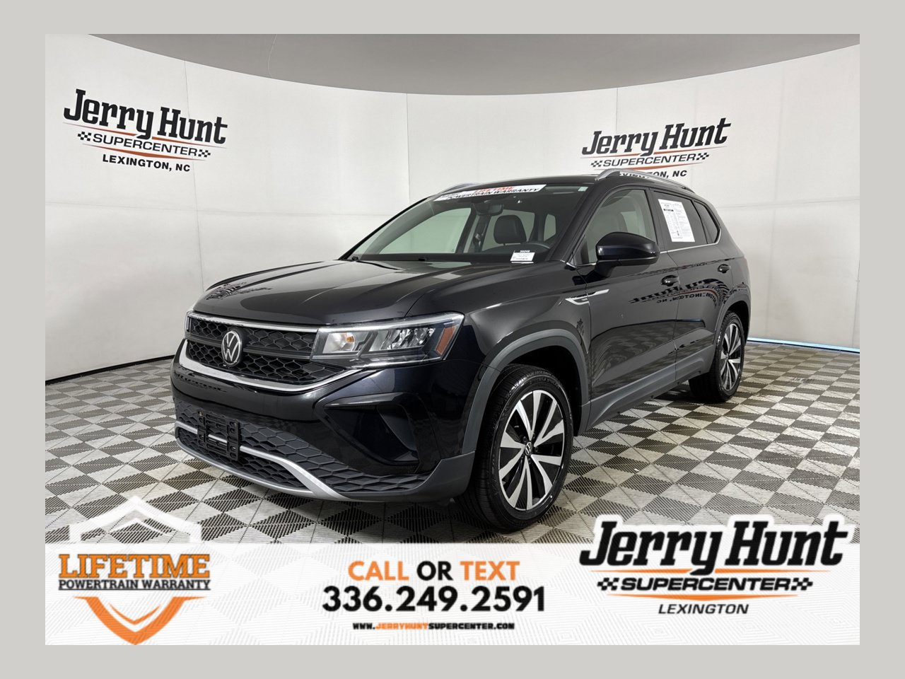 Used 2023 Volkswagen Taos SE w/ Panoramic Sunroof Package AWD/4WD image 1