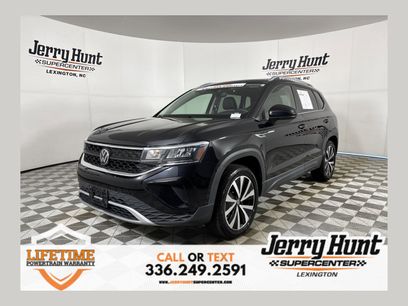 Used 2023 Volkswagen Taos SE w/ Panoramic Sunroof Package