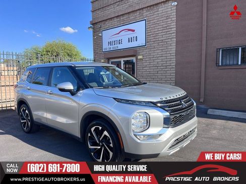 Used 2022 Mitsubishi Outlander SE FWD image 1