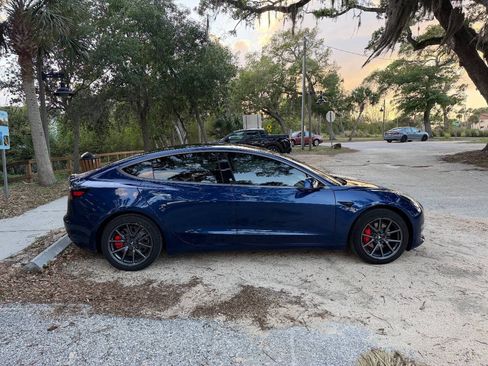 Used 2018 Tesla Model 3 Long Range RWD image 18