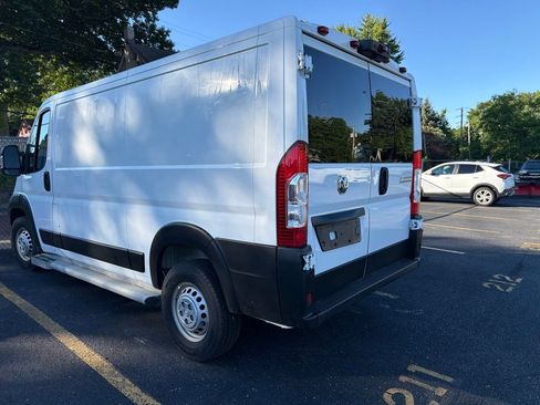 Used 2025 RAM ProMaster 2500 w/ U-Haul Equipment Group FWD image 6