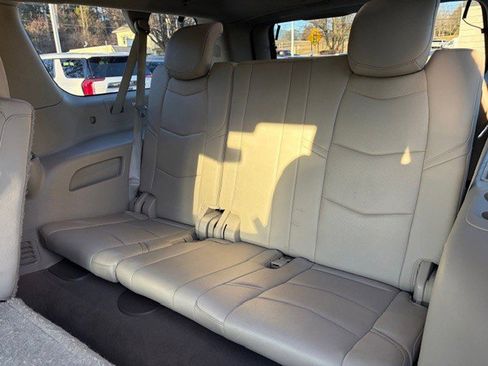 Used 2020 Cadillac Escalade ESV Luxury w/ Escalade Sport Edition image 8