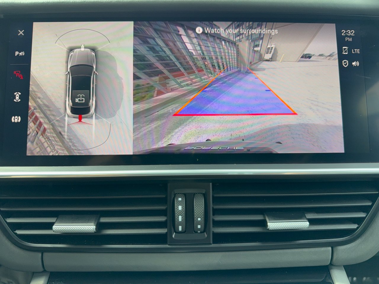 Certified 2022 Porsche Cayenne Turbo AWD/4WD image 24
