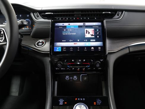 Used 2023 Jeep Grand Cherokee Overland image 22