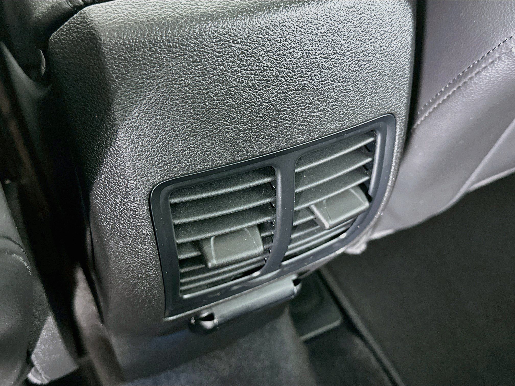 Used 2018 Ford C-MAX Titanium w/ Equipment Group 301A FWD image 28