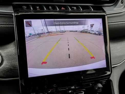 Used 2023 Jeep Grand Cherokee L Limited image 32