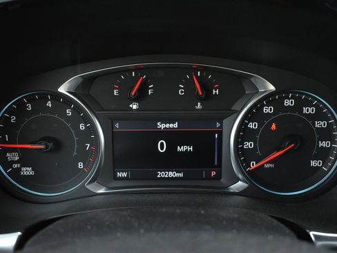 Used 2023 Chevrolet Traverse LT FWD image 33