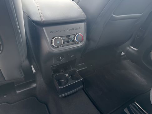 Certified 2025 Ford Explorer Active w/ Active Comfort Package image 35