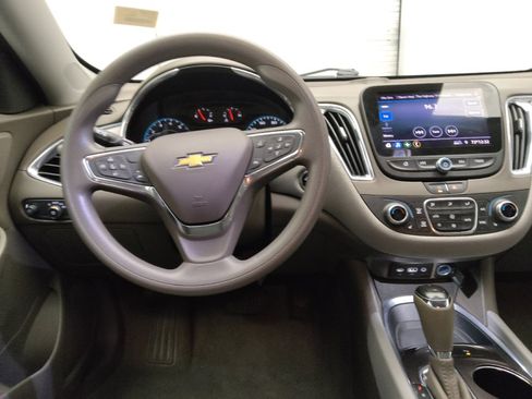 Used 2020 Chevrolet Malibu LT FWD image 22