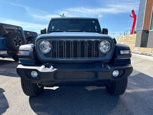 Used 2025 Jeep Wrangler Unlimited Sport AWD/4WD image 9