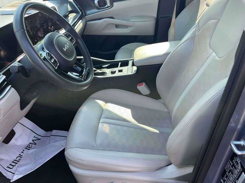 Used 2025 Kia Sorento S FWD image 5