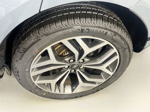 Used 2020 Land Rover Range Rover Evoque First Edition image 32