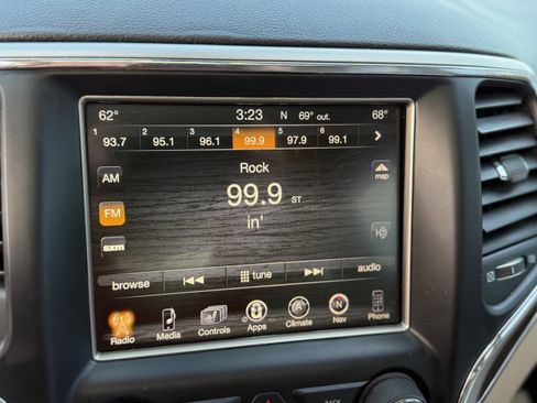 Used 2017 Jeep Grand Cherokee Limited w/ Luxury Group II image 14