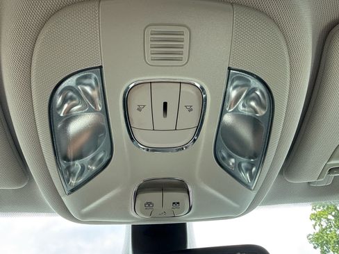 Used 2018 Jeep Compass Latitude AWD/4WD image 22