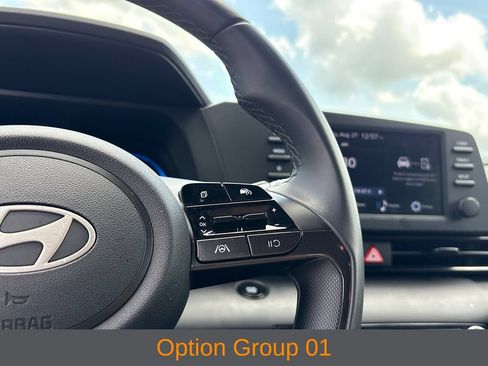 Used 2025 Hyundai Elantra Sport FWD image 11