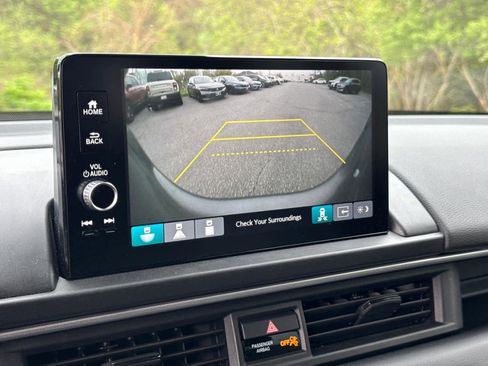 Used 2025 Honda Pilot Touring image 25