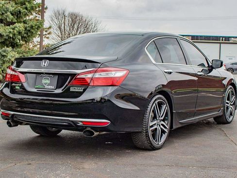 Used 2017 Honda Accord Sport Special Edition image 9