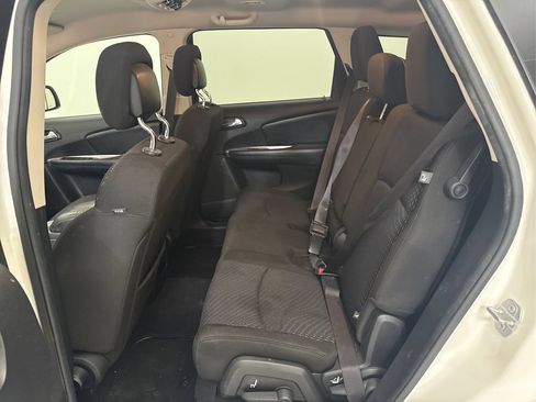 Used 2019 Dodge Journey SE w/ Connectivity Group FWD image 25