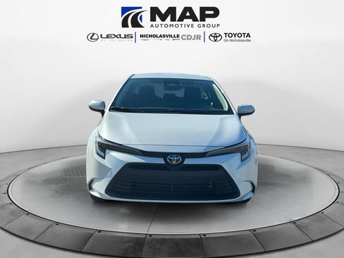 Used 2025 Toyota Corolla LE FWD image 8